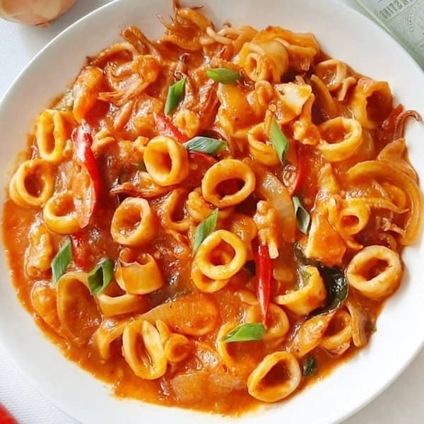 resep cumi pedas manis gurih beserta, bumbu resep sedap tumis cumi pedas manis dan tata cara memasak cumi pedas manis sederhana yang gurik lezat di lidah itu!