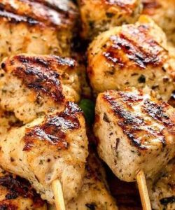 what to serve with chicken souvlaki: the best easy chicken souvlaki side dishes ideas
